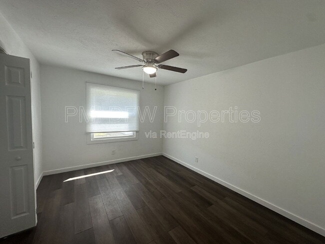 Building Photo - 3304 Mayhew Dr
