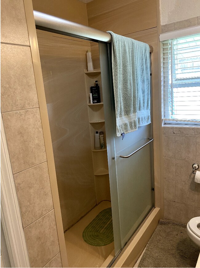 Building Photo - 208 S Riverside Dr