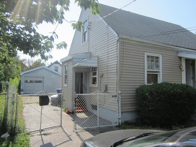 Building Photo - 127 Texas St