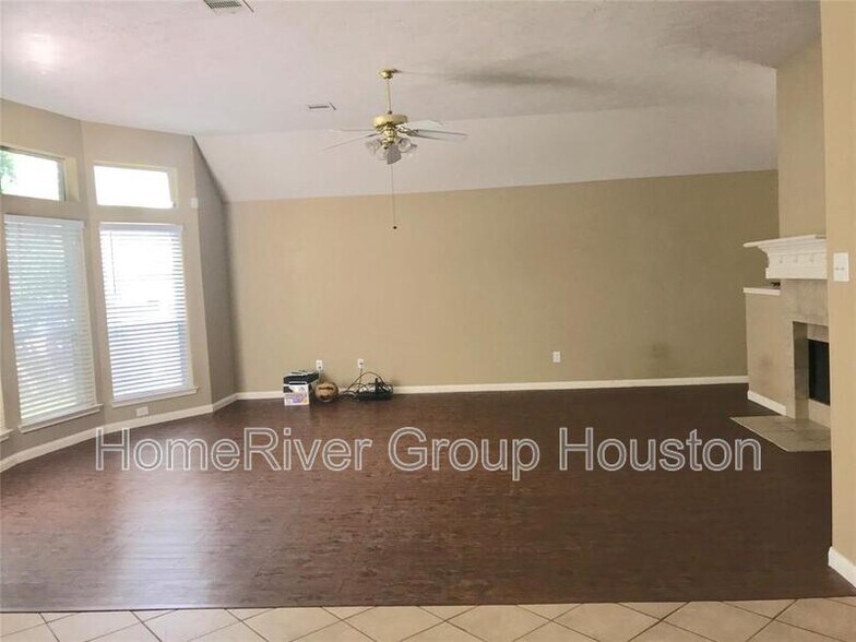 Building Photo - 3536 Pine Valley Dr
