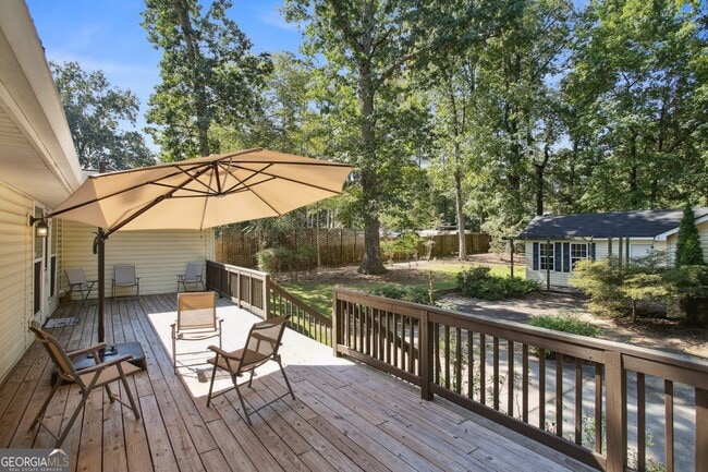 Building Photo - 102 Hickory Dr