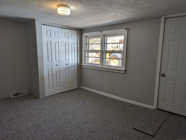 Building Photo - 264 McCall Rd