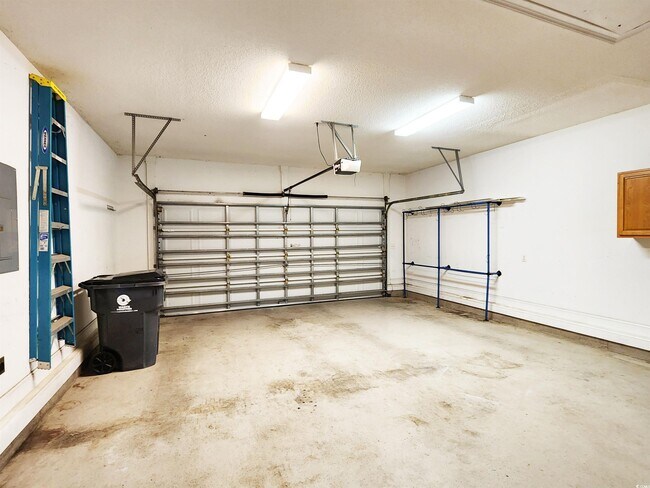 Building Photo - 192 Hamby Dr