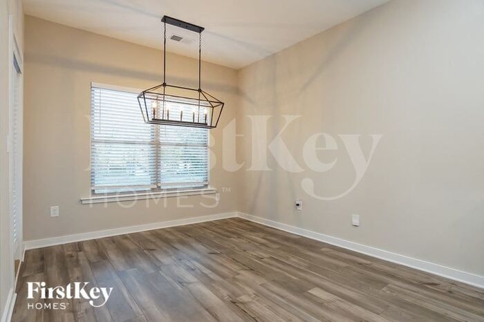 Building Photo - 683 Troubadour Ln
