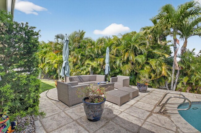 Building Photo - 30 Spanish River Dr