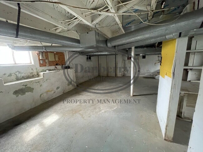 Building Photo - 931 Tiffin Ave