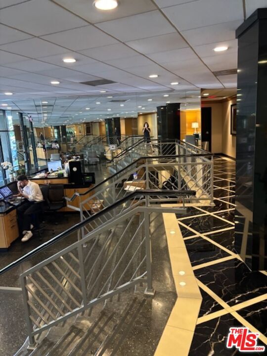 Building Photo - 100 S Doheny Dr
