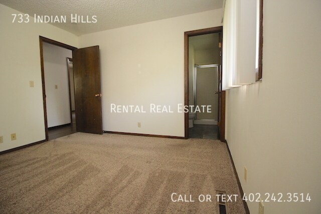 Building Photo - 733 Indian Hills Dr