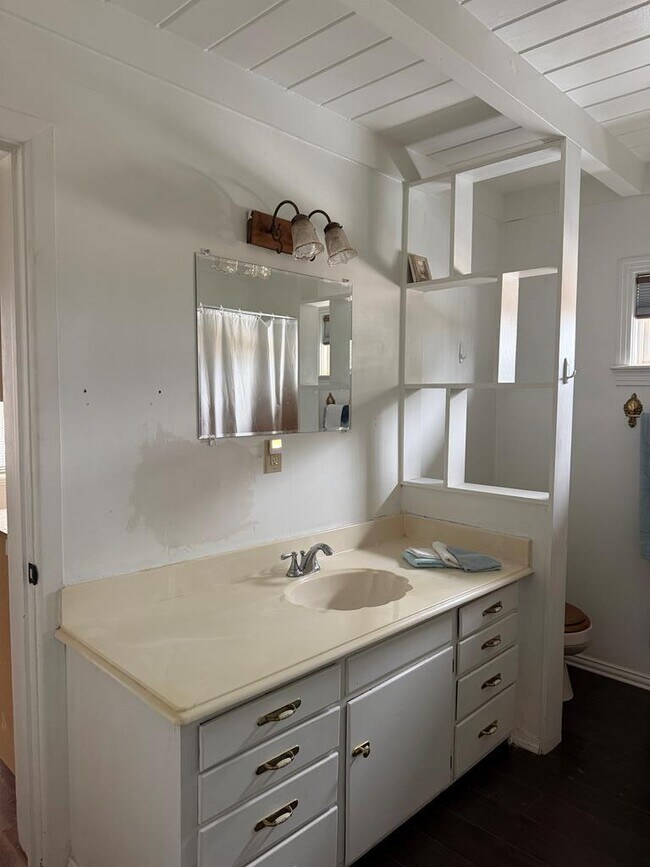 Building Photo - 212 Orchard Dr