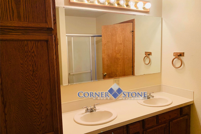 Building Photo - Boise Home with 2 Master Bedrooms!