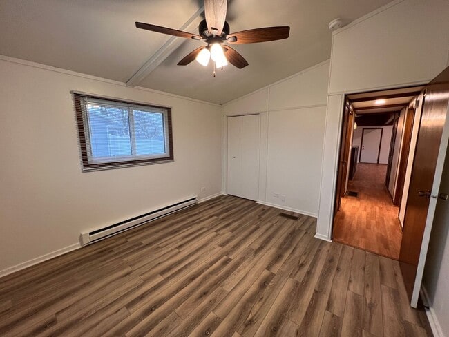 Building Photo - $2,300 | 5 Bedroom, 2 Bathroom HOUSE | Pet...