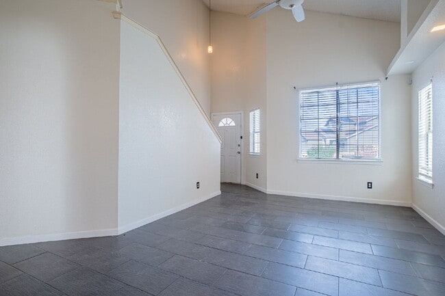 Building Photo - 7041 Falling Leaf Cir