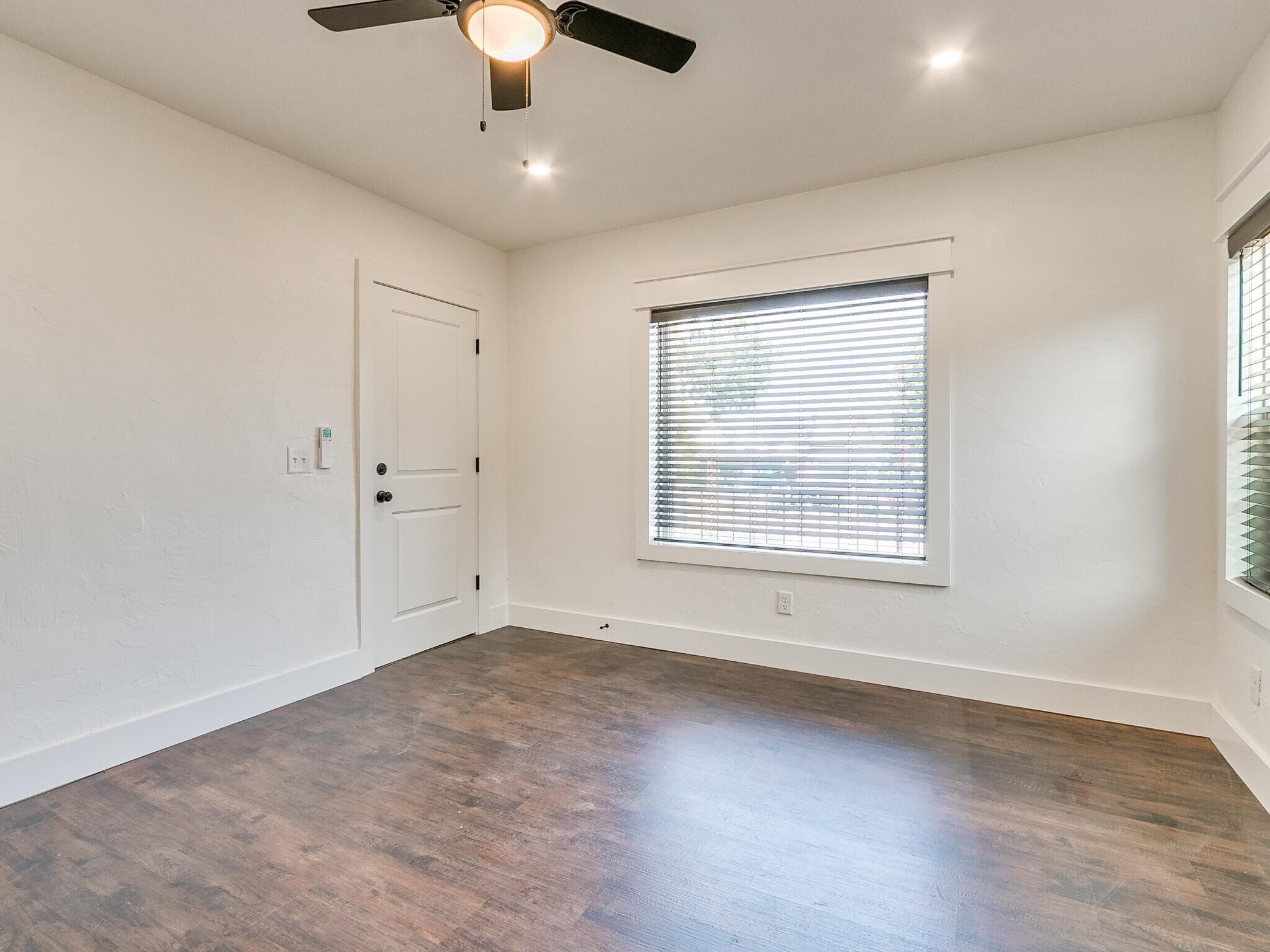 Building Photo - 2409 N Robinson Ave