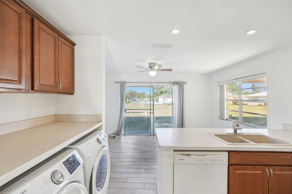 Building Photo - 4 Parkwood Villas Ct