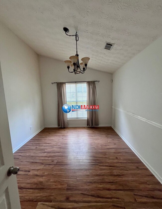 Building Photo - Spacious ranch in the DISCOVERY cluster in...