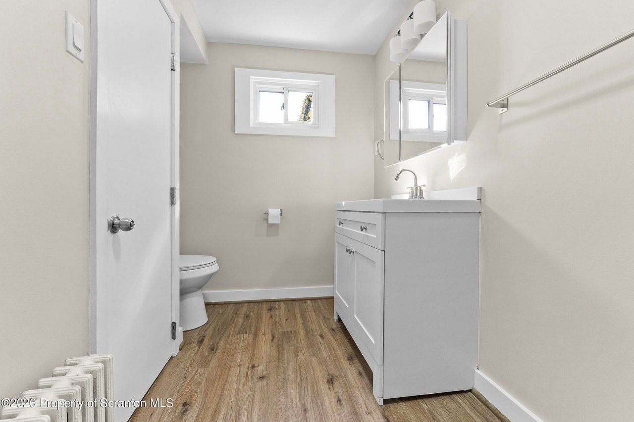 Building Photo - 302 Vine St