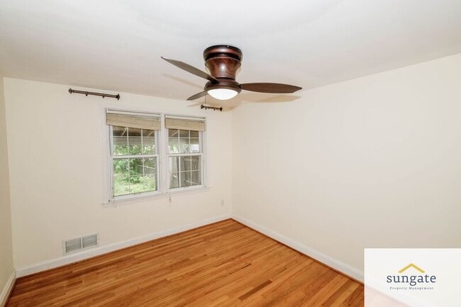 Building Photo - 8616 Pleasant Plains Rd