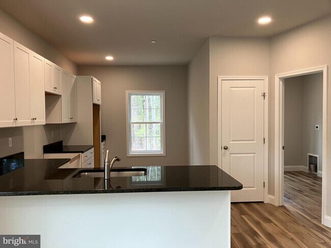 Building Photo - 5810 Clam Cove