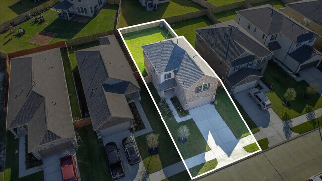 Building Photo - 4852 Sun Fls Dr