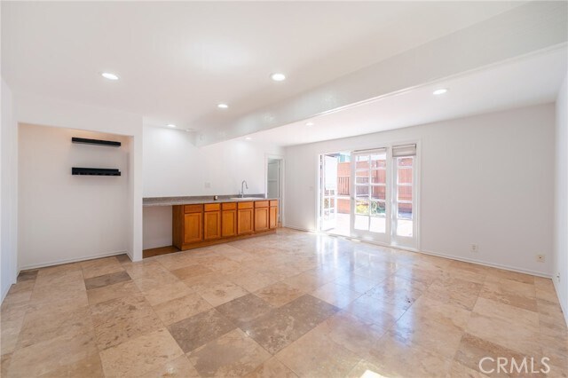 Building Photo - 1305 Oak Ave