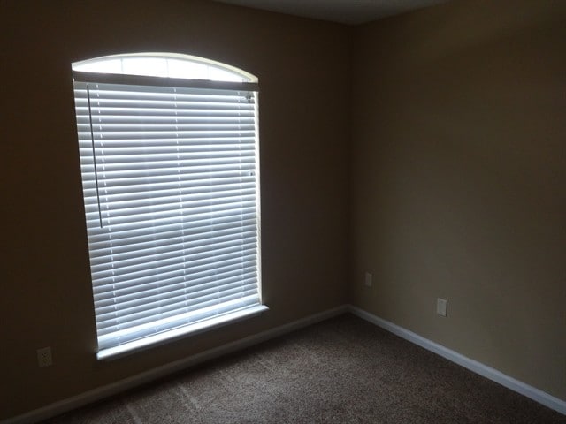 Building Photo - 1730 Hudderfield Cir W