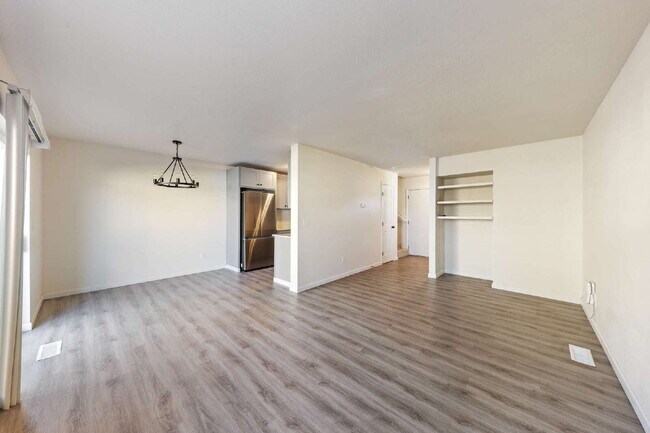 Building Photo - Newly Remodeled 3 bedroom Home