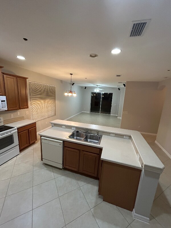 Building Photo - 9401 Leland Dr