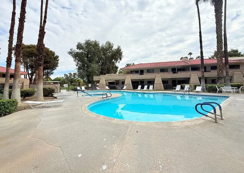 Building Photo - 680 N Ashurst Ct