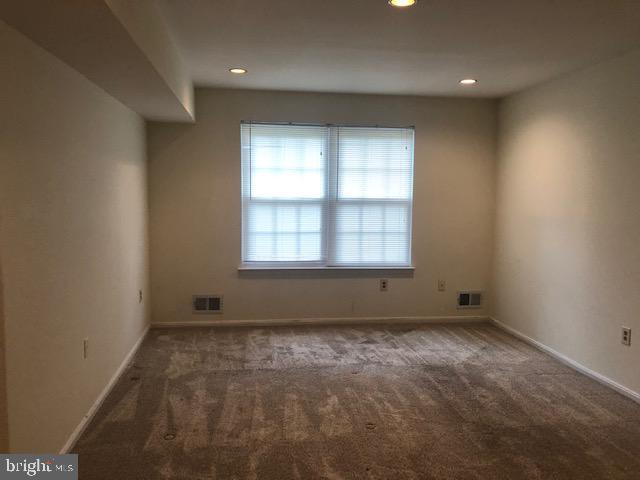 Building Photo - 9H Brookline Ct