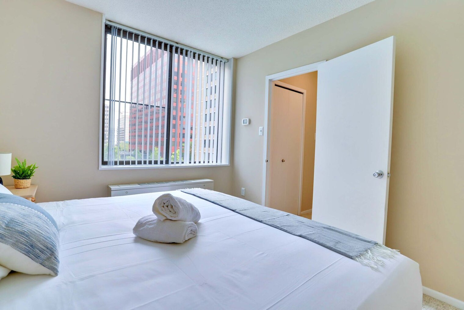 Building Photo - 1201 S Bell St