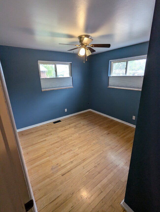 Building Photo - 7070 Beacon Way