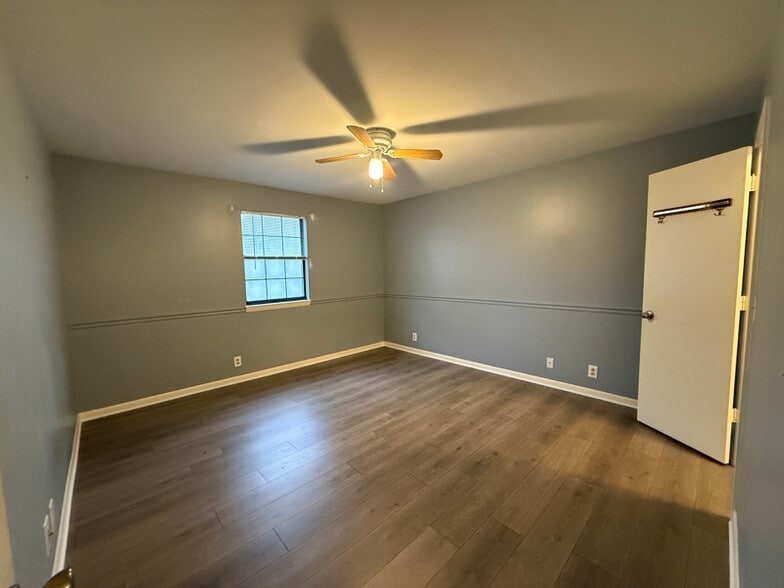 Building Photo - 514 N Petway St