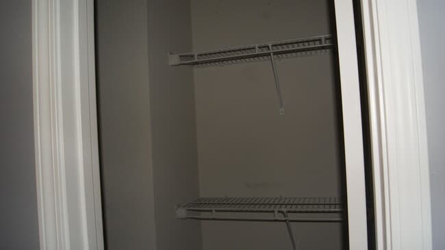 Building Photo - 375 Niblick Dr