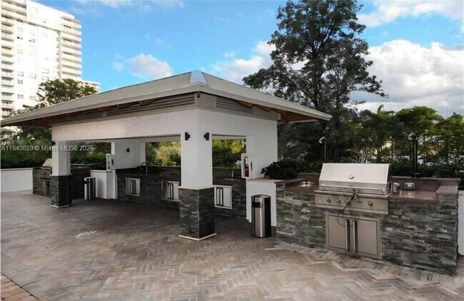 Building Photo - 2801 NE 183rd St