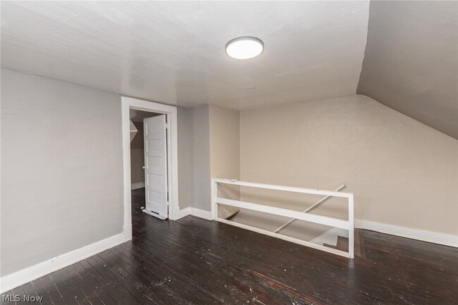 Building Photo - 1446 Hopkins Ave