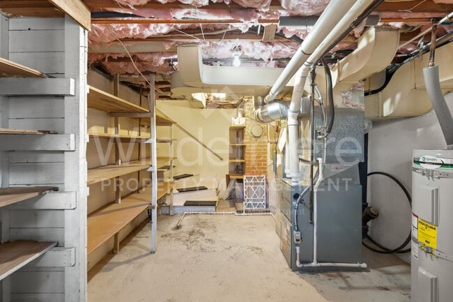 Building Photo - South Hill Charm