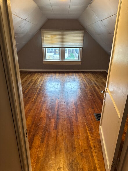 Building Photo - 2222 McCausland Ave