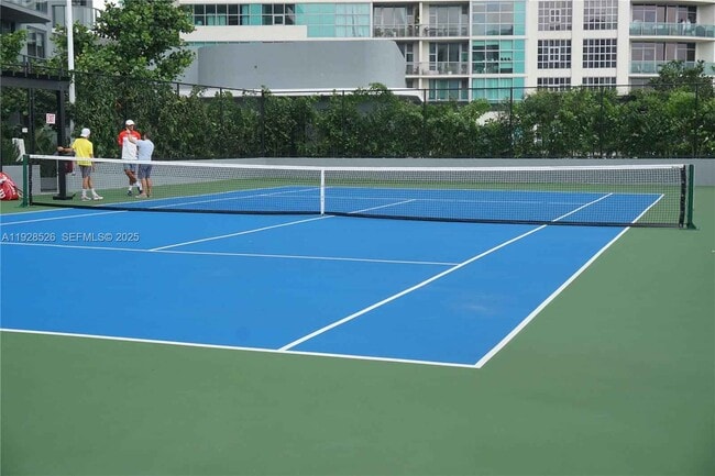 Building Photo - 121 NE 34th St