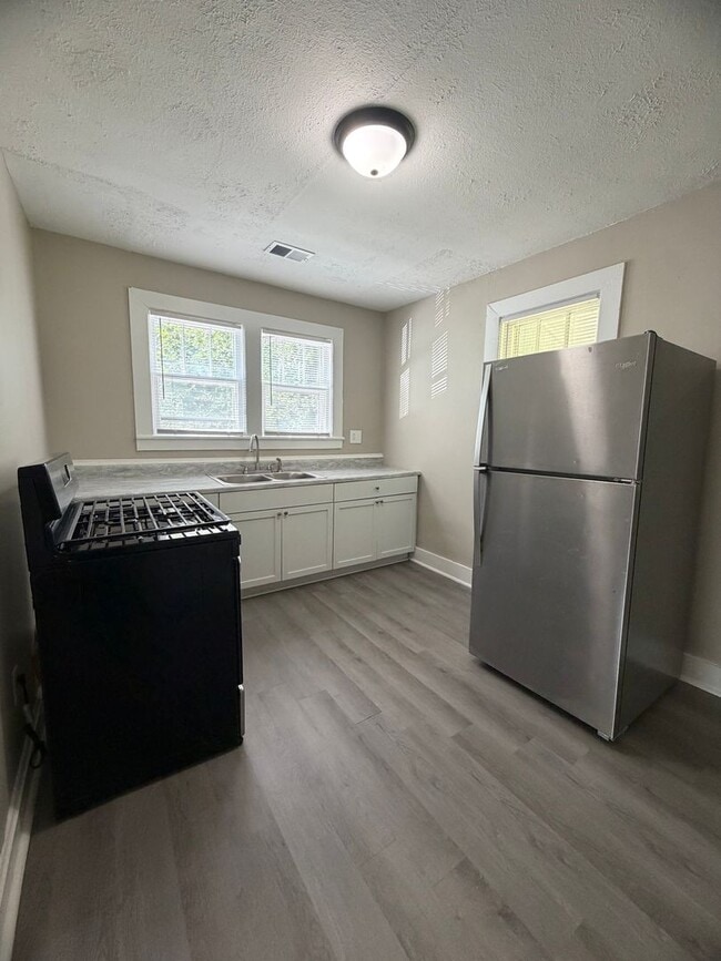 Building Photo - Open The Door To Your New Home!