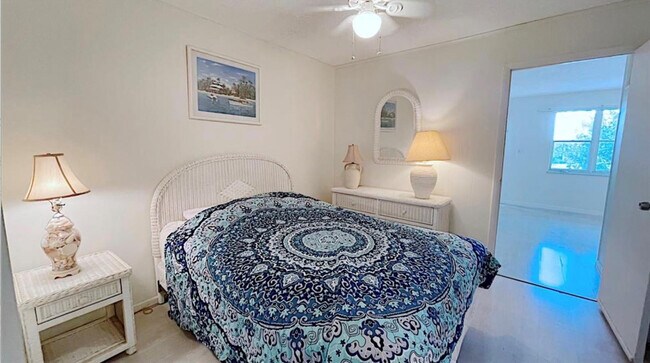 Building Photo - 1200 Colonnades Dr