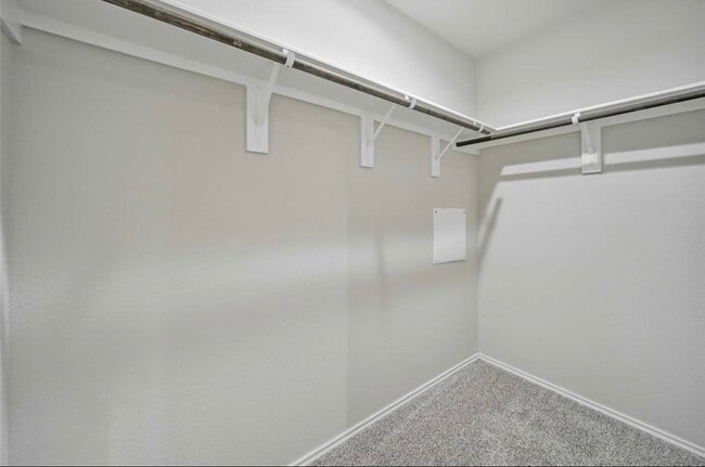 Building Photo - 40643 Creekside Blf Trl