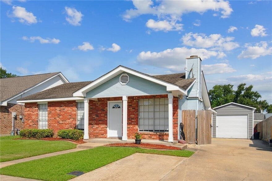 Building Photo - 241 River Village Dr