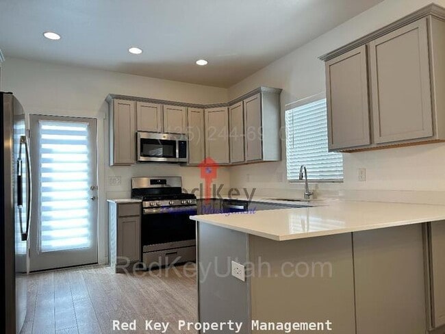 Building Photo - Osprey Dr. Single Family Home