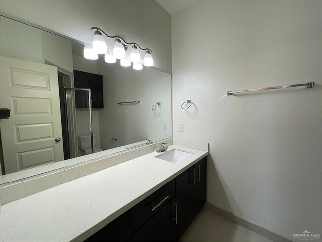 Building Photo - 1316 E Daffodil Ave