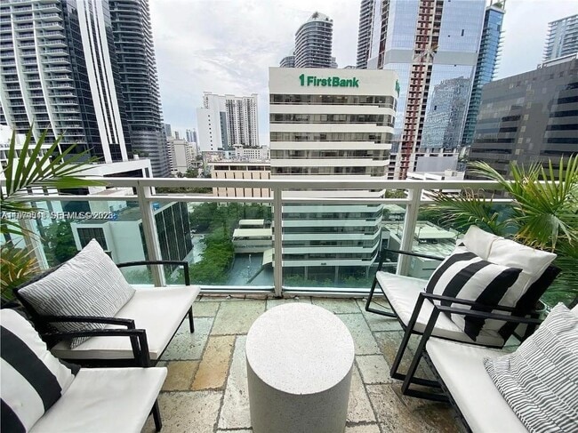 Building Photo - 951 Brickell Ave