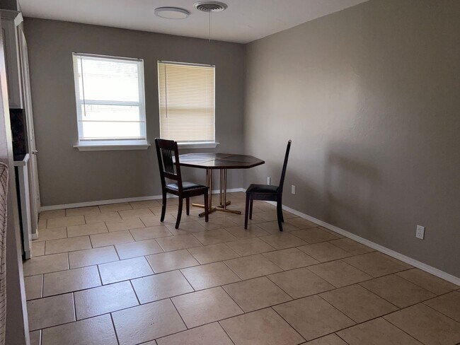 Building Photo - Ada, OK