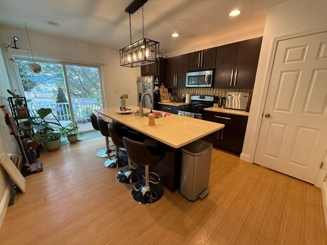 Building Photo - Renovated Lawrenceville 3 Bed/2 Bathroom H...