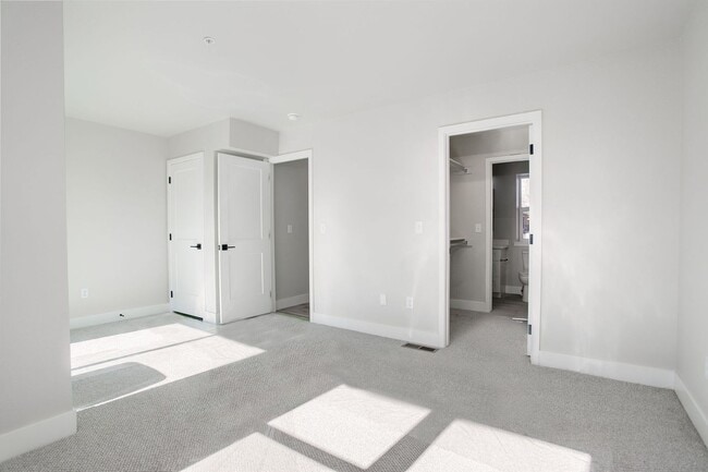 Building Photo - 11518 W 16th Ave