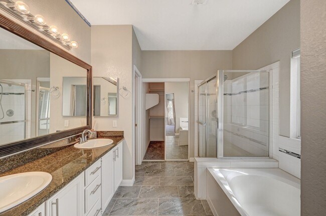Building Photo - One-of-A-Kind 2 Story, 3 Bedroom with 3 Full Baths Home in the Heart of Summerlin!