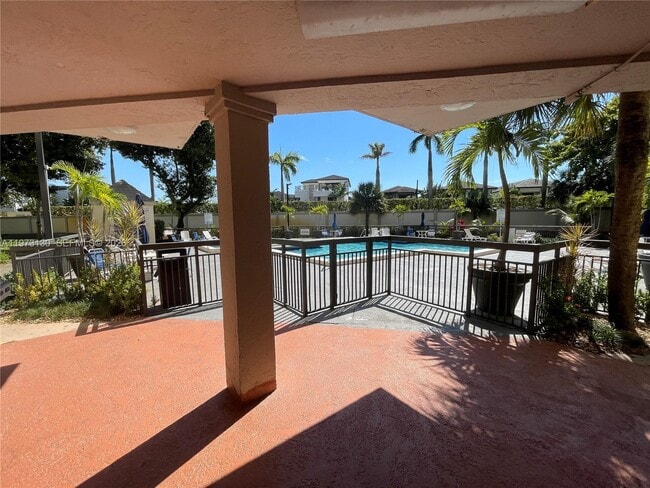 Building Photo - 8290 Lake Dr